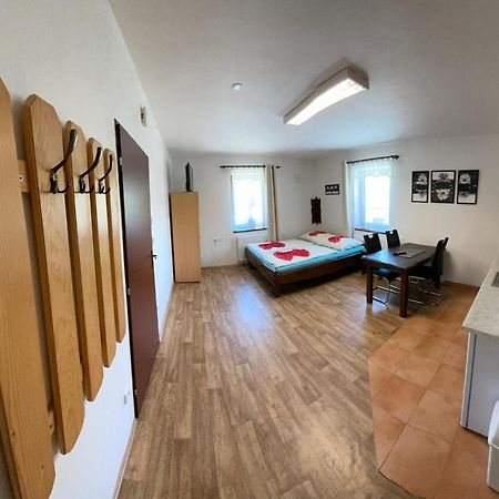 Apartment Nedrik Рокитніце-над-Їзероу Екстер'єр фото